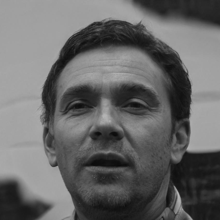 Portrait de Réginald Tempest, expert en psychologie financière